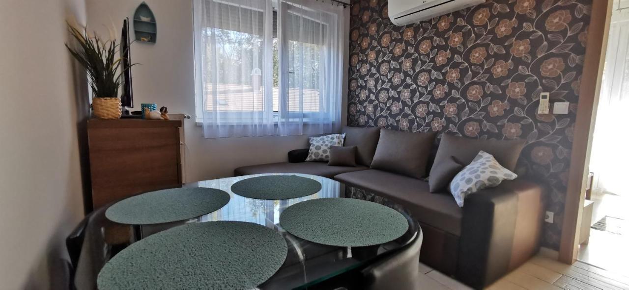 Vivi Wellness Apartman Appartement Siófok Buitenkant foto