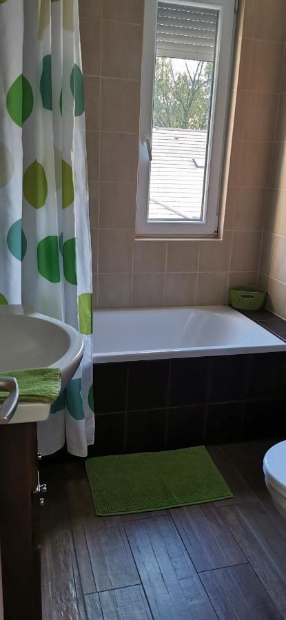 Vivi Wellness Apartman Appartement Siófok Buitenkant foto